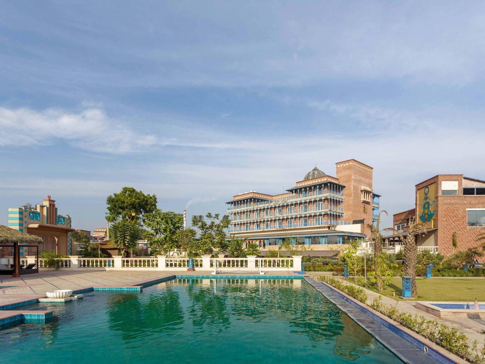 Namaste Dwaar - The Gateway To Rural India Hotell Khatauli Exteriör bild